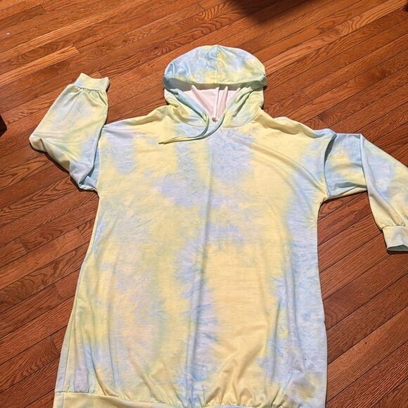OVERSIZED TIE DYE HOODIE - Picture 1 of 4
